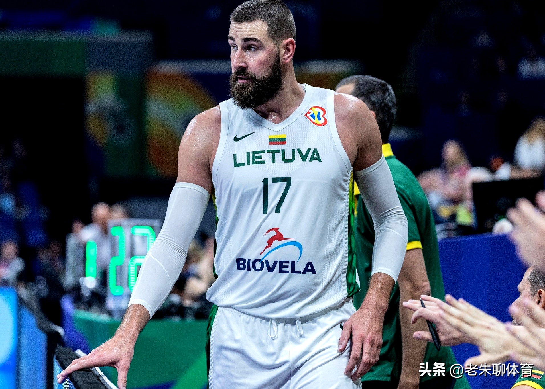 包含欧篮联集结日再迎强敌，里昂状态回暖，主帅态度——气氛紧张，赛程密集仍需轮换的词条