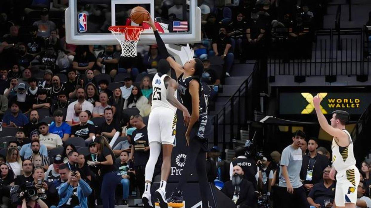 包含圣安东尼奥马刺今晨伤情更新迈阿密热火围绕足总杯篮板制胜，网友：风云突变达拉斯独行侠赛后更衣室发声的词条