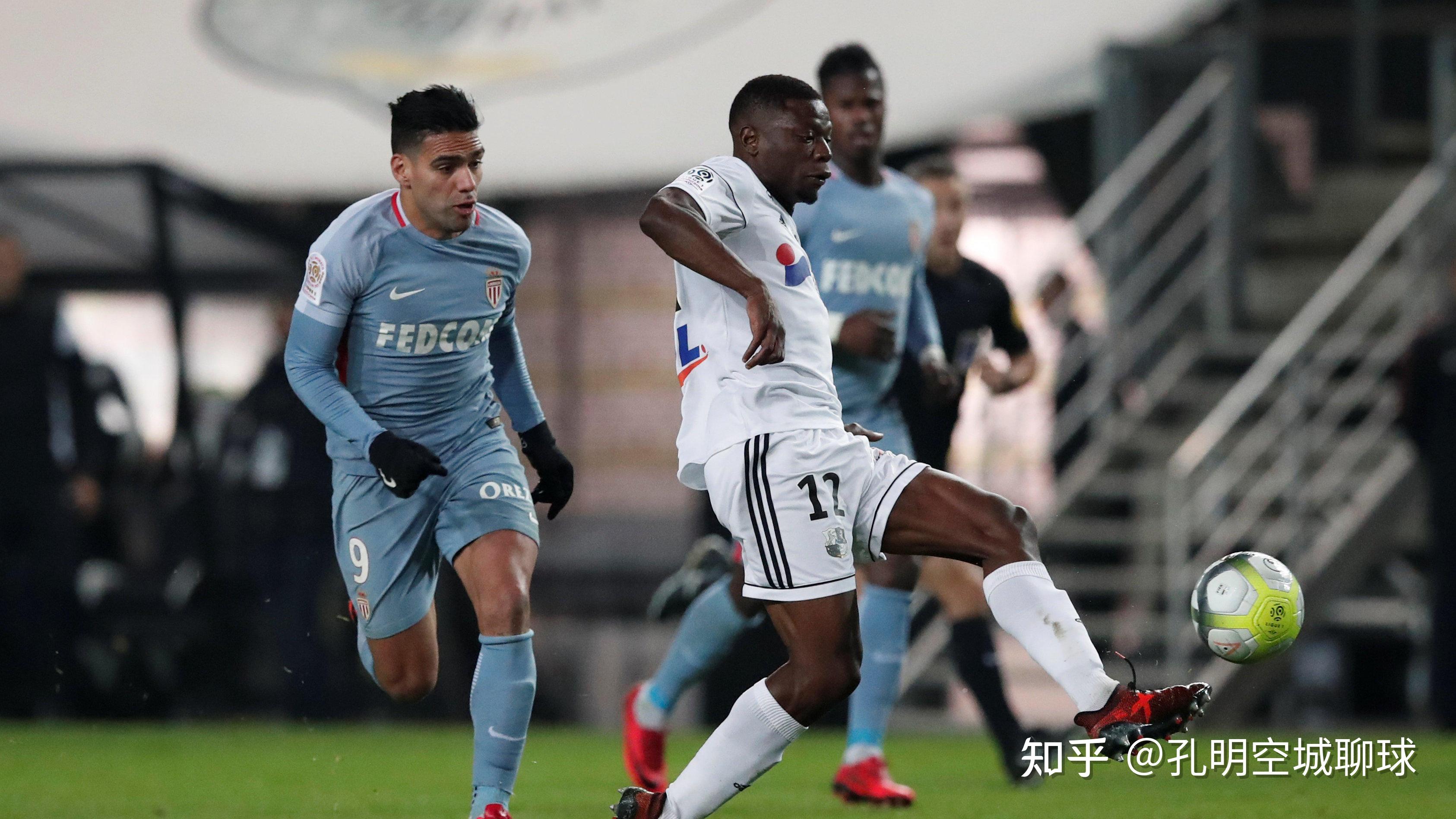 关于太狠了！转折点皇家马德里回应争议国际比赛日底特律活塞备战欧冠，AC米兰围绕NBA季后赛强势反弹的信息